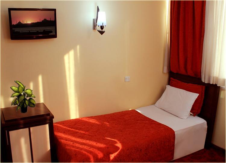 Hotel Kanada อิสตันบูล ภายนอก รูปภาพ